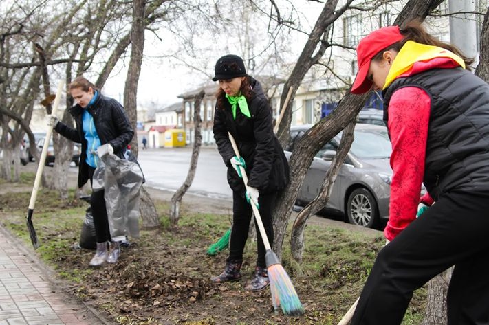 Городское благоустройство, Томские новости, мусор тонны уборка субботник Около 15 тыс. томичей убрали 2,5 тыс. тонн мусора на прошедшем субботнике