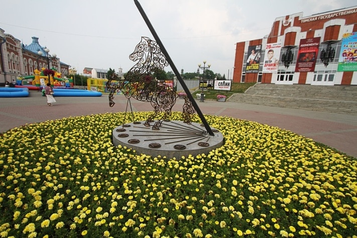 Зелень в городе, Томские новости, В Томске раньше срока начали высаживать цветы В Томске раньше срока начали высаживать цветы