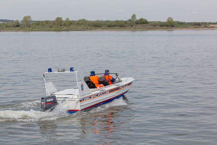 Происшествия, Томские новости, В Томске на реке спасли троих подростков В Томске на реке спасли троих подростков