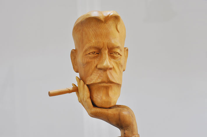 Антон Чехов Леонтия Усова, деревянная скульптура 