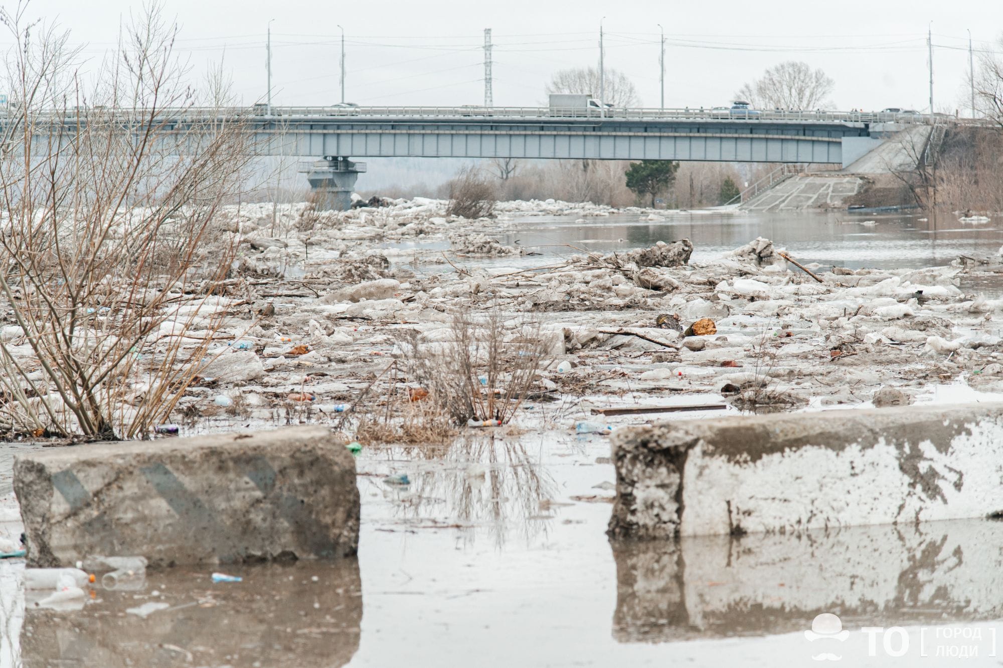 Паводок, Томские новости, паводок уровень воды ледоход интересные новости Томска Мост в Томске не рассчитан на текущий уровень воды при паводке — эксперт