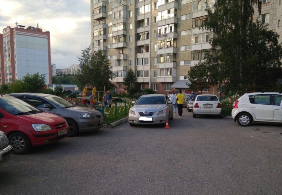 Происшествия, Томские новости, авария ДТП сбили ребенка попал под машину Пятилетний ребенок попал под колеса иномарки в Томске