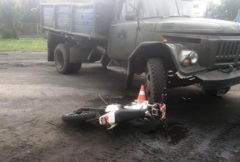 Происшествия, Томские новости, авария ДТП столкнулись подросток без прав пострадал ребенок мотоциклист хруст В Асино 16-летний мотоциклист пострадал в ДТП с ЗИЛом