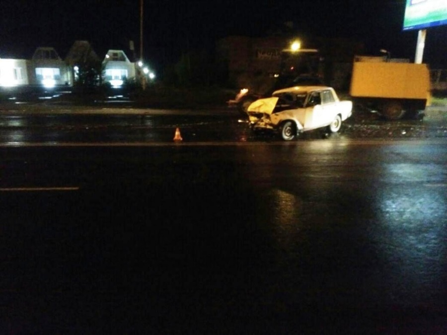 Происшествия, Томские новости, авария ДТП столкнулись врезались пострадал водитель Водитель ВАЗа пострадал в ДТП на Мира в Томске