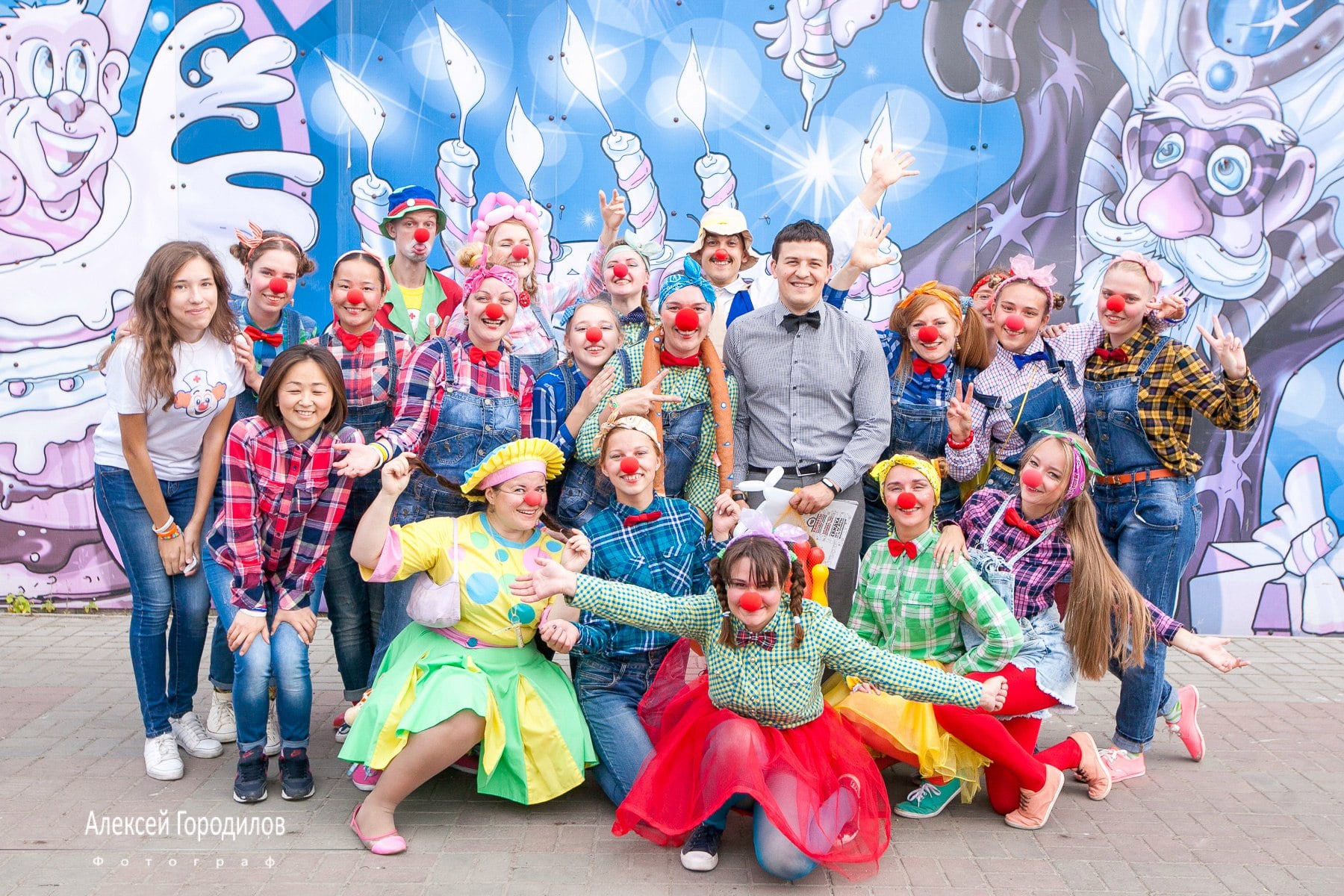 Благотворительность, Томские новости, благотворительность больничные клоуны партнеры по радости дети в больнице маленькие пациенты Томские больничные клоуны обучили 40 волонтеров и порадовали более 5 тыс. детей