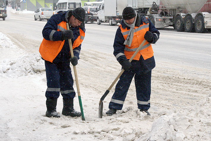 ЖКХ, Томские новости, снег уборка снега чистя снег убирают снег Коммунальщики устраняют последствия снегопада на дорогах Томска
