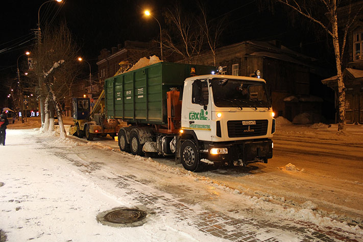 Городское благоустройство, Томские новости, снег Томск вывоз снега уборка снега За ночь с улиц Томска вывезли более 60 тонн снега