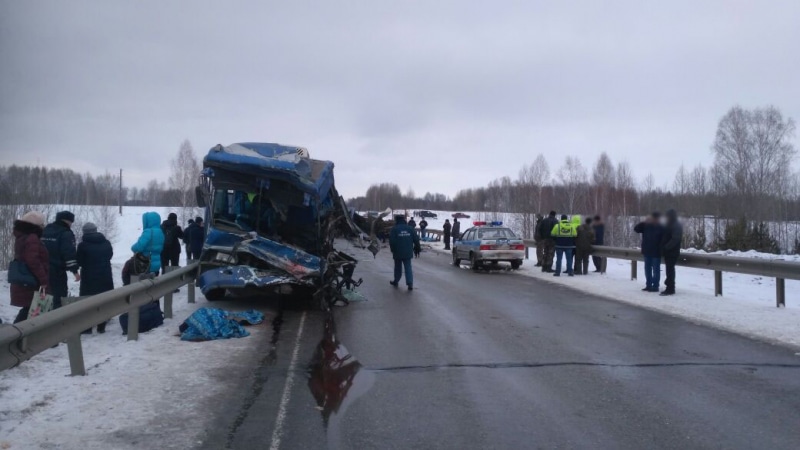 Происшествия, Томские новости, Кривошеино авария пострадали врезались автобус и грузовик двое погибли дети пострадали Четверо пострадавших в ДТП с двумя погибшими на томской трассе остаются в больнице