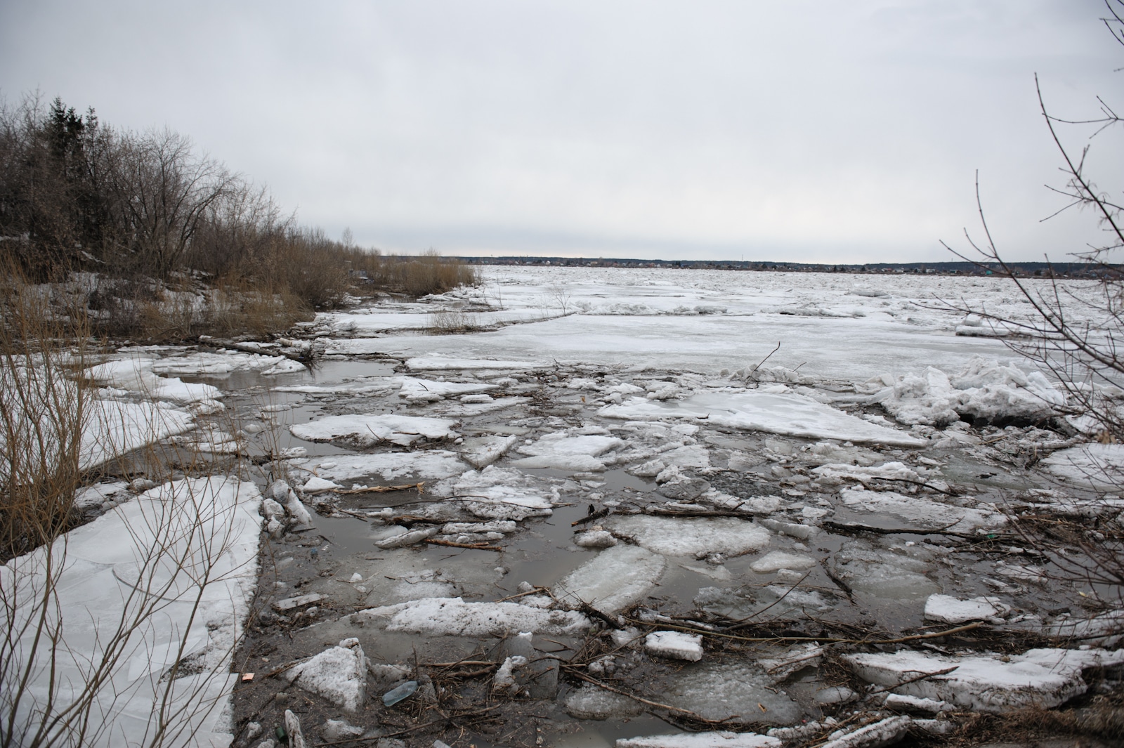 Паводок, Томские новости, Томь Паводок река пошла ледоход взрывают лед Томь полностью вскрылась, паводковая обстановка стабилизировалась