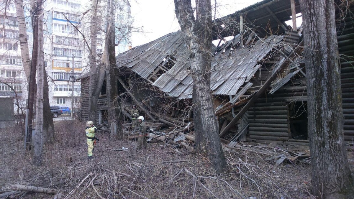 Происшествия, Томские новости, деревянный дом обрушился обрушение упал В Томске обрушился деревянный дом (ФОТО)