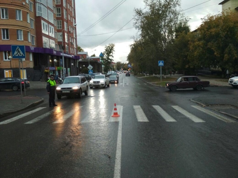 Происшествия, Томские новости, пешеход попал под колеса сбили женщину крузак лэнд крузер Land Cruiser сбил женщину-пешехода, переходившую дорогу по «зебре» в Томске