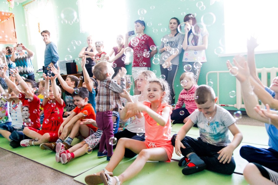 Благотворительность, Томские новости, партнеры по радости дети больница больничные клоуны «Партнеры по радости» проведут день спорта в детской больнице