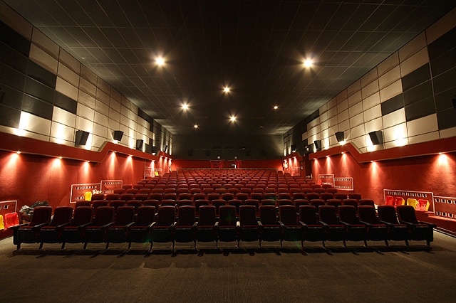 Томские новости, Шерина Киномир Кристалл кинотеатр делят историческое здание Арендодатель опечатал здание томского кинотеатра «Киномир»