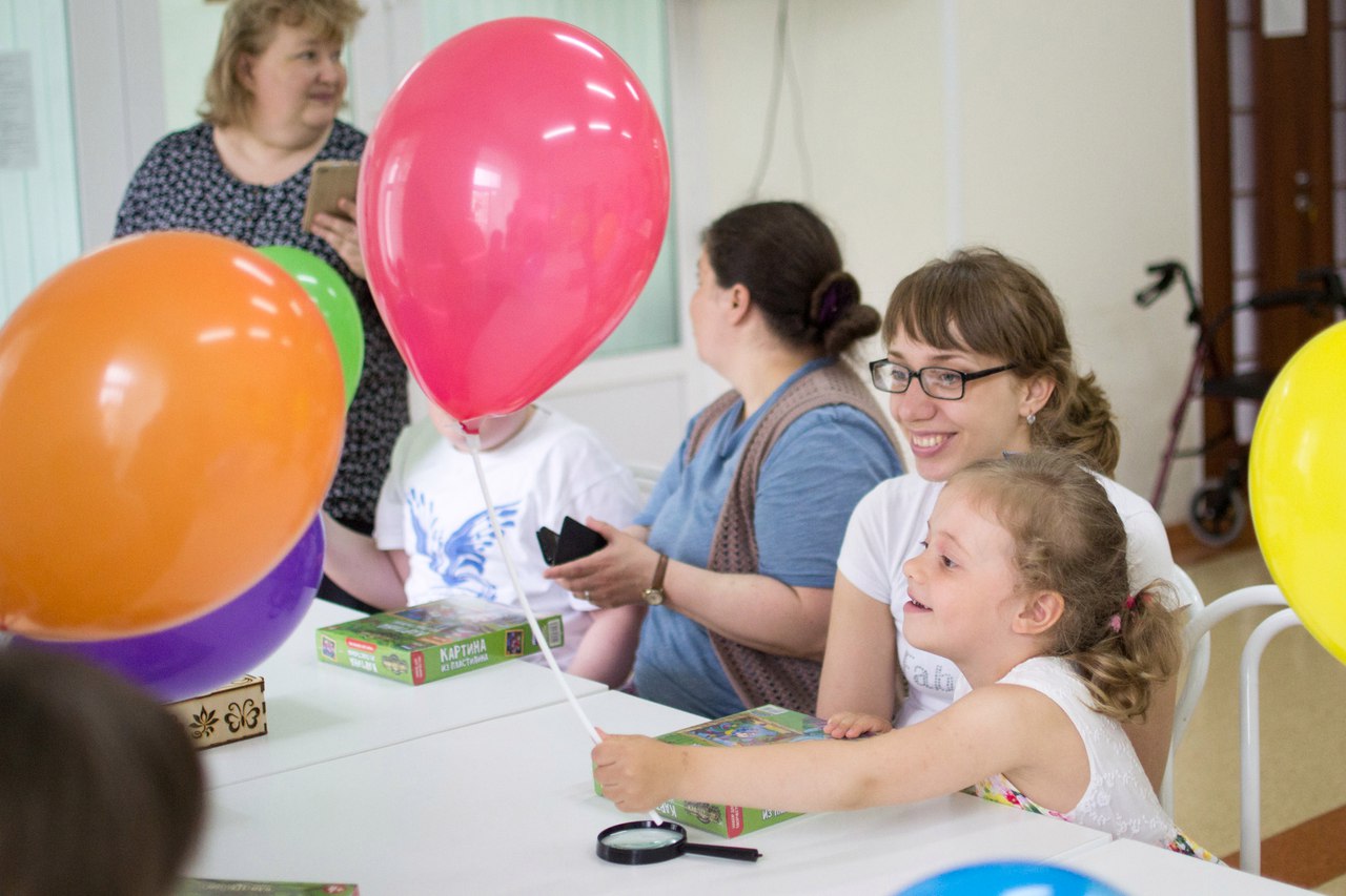 Благотворительность, Томские новости, партнеры по радости больничные клоуны подарки акции благотворительность Пациентам детских больниц Томска подарят развивающие игрушки