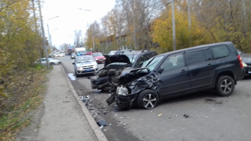 Происшествия, Томские новости, иномарки авария ДТП врезались столкнулись Трое пострадали в тройном ДТП в Томске