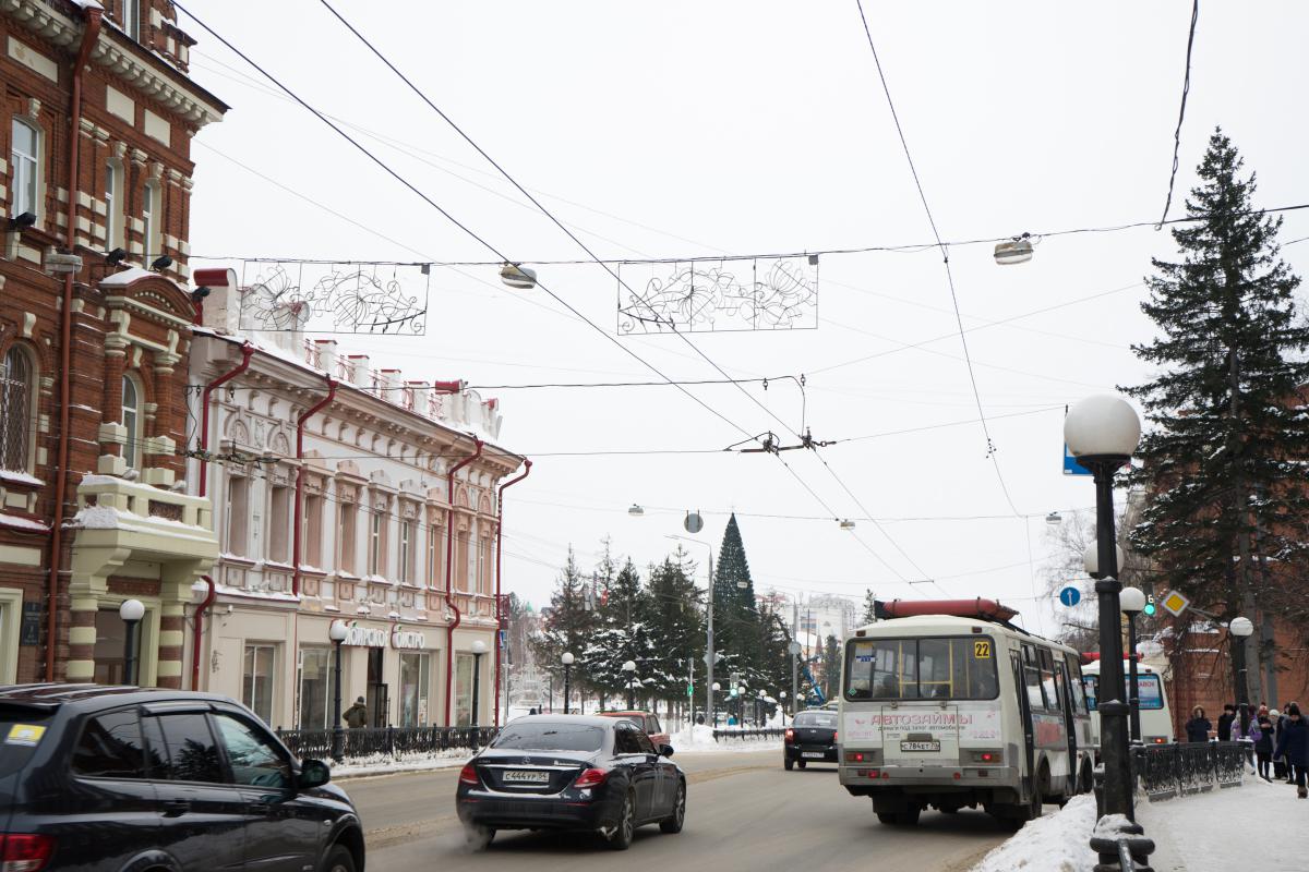 Общественный транспорт, Томские новости, На томских остановках появились наклейки с телефонами обслуживающих организаций
