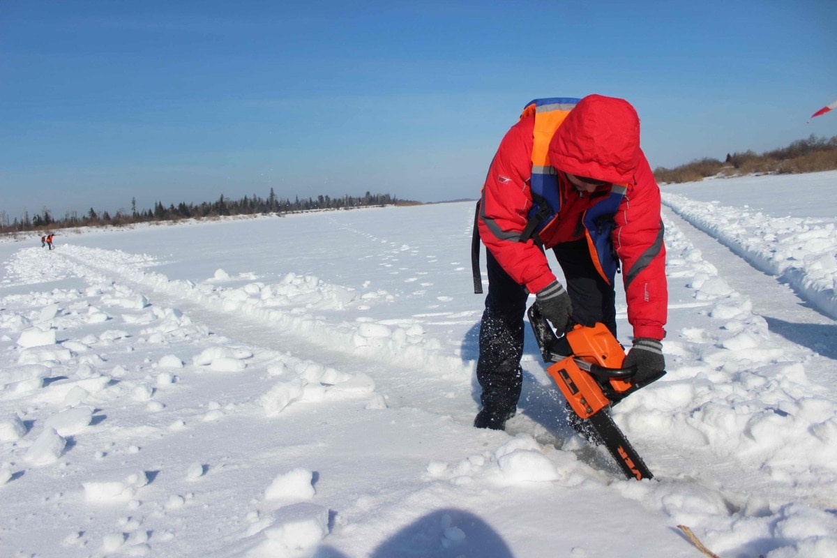 Паводок, Томские новости, резать лед ледорезы паводок когда ледоход На Томи начали резать лёд