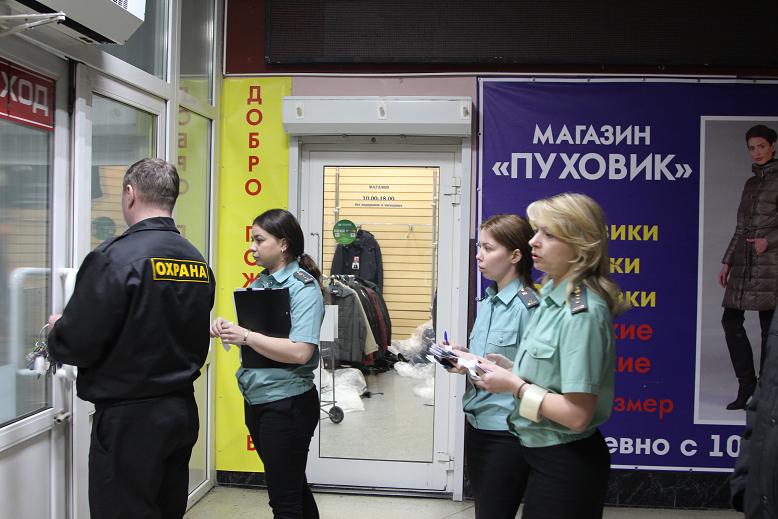 Судебные дела, Томские новости, посетители помещения торговые центры ТЦ В Томске открыли «Спортмастер» и закрыли часть «Персонали»